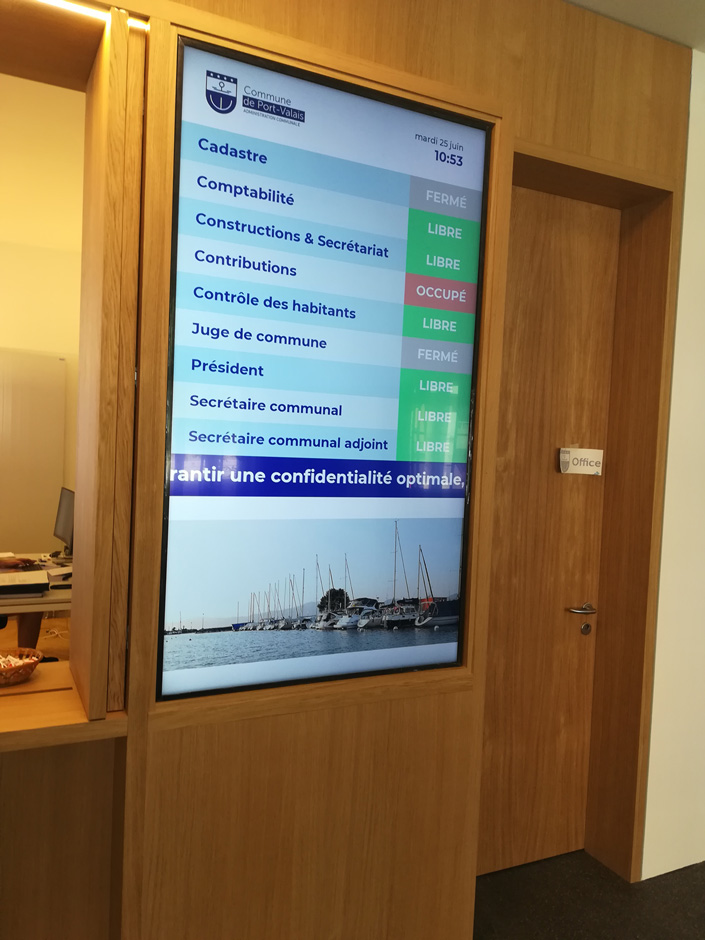 Photo de l'écran dynamique pour l'accueil du public dans la mairie de port-valais